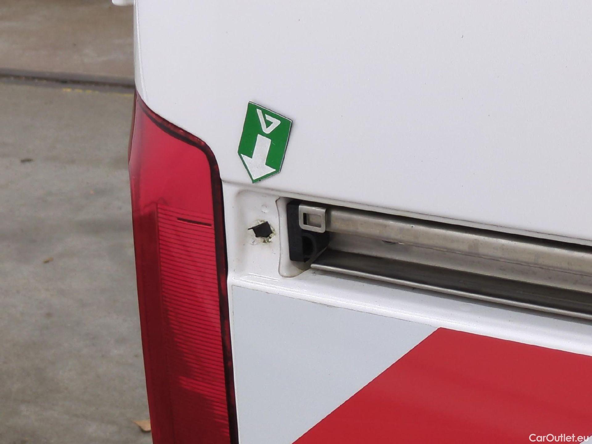  Volkswagen  Caddy VOLKSWAGEN  Van VU 4p Fourgonnette 2.0 TDI 122 4MOTION Business Line #64