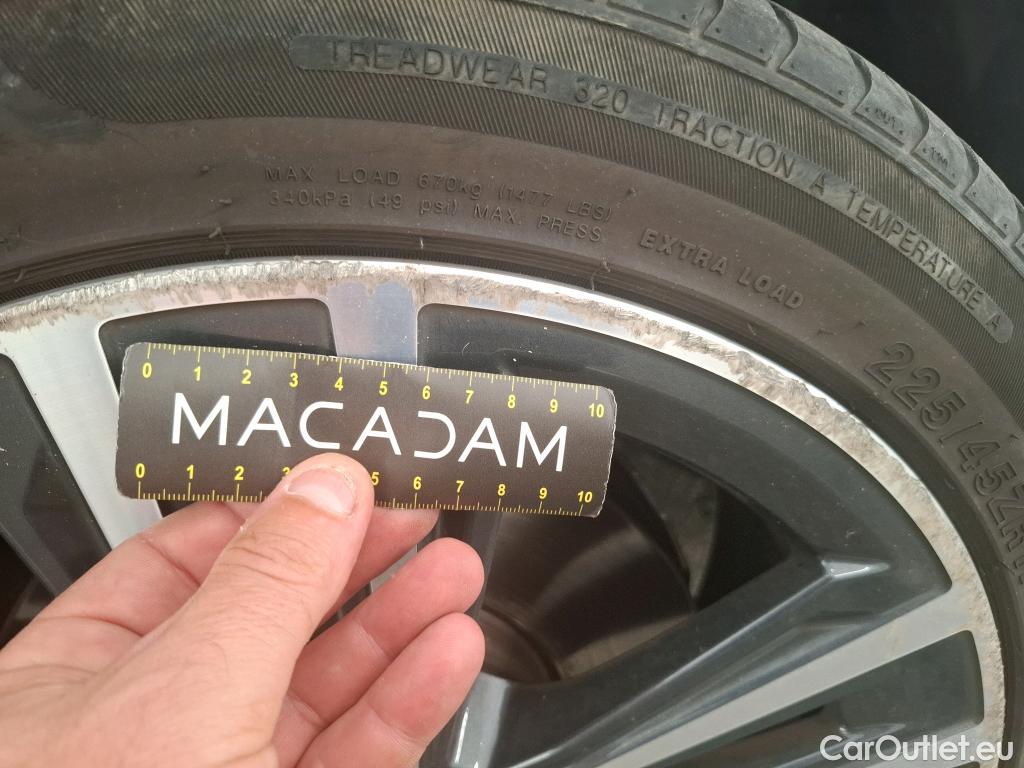  Bmw  Serie 1 BMW Série 1 / 2019 / 5P / Berline 116i Business Design / VO RECONDITIONNE - PHOTOS AVANT RECONDITIONNEMENT #3