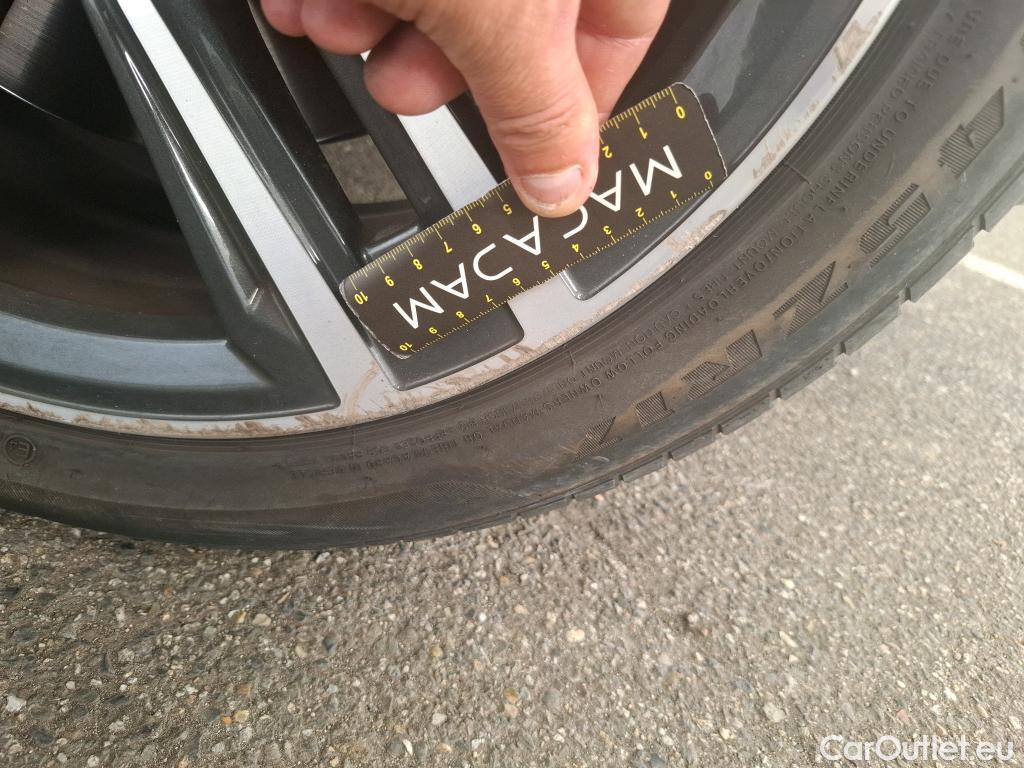  Bmw  Serie 1 BMW Série 1 / 2019 / 5P / Berline 116i Business Design / VO RECONDITIONNE - PHOTOS AVANT RECONDITIONNEMENT #18