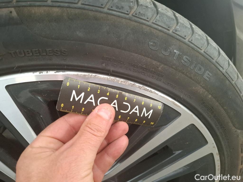  Bmw  Serie 1 BMW Série 1 / 2019 / 5P / Berline 116i Business Design / VO RECONDITIONNE - PHOTOS AVANT RECONDITIONNEMENT #15