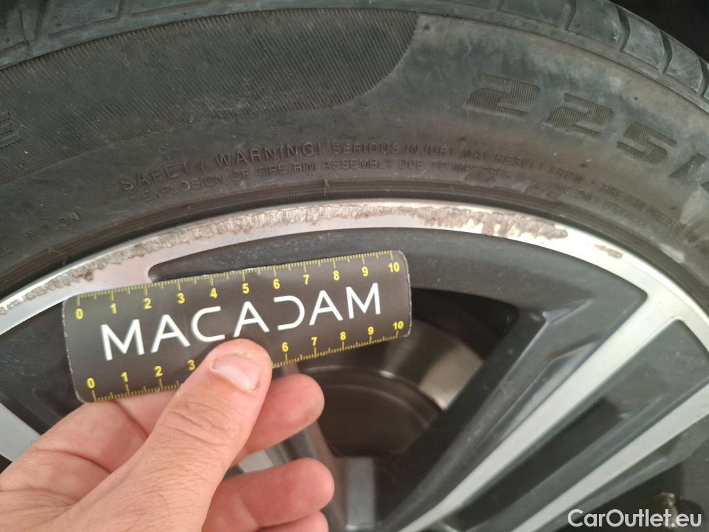  Bmw  Serie 1 BMW Série 1 / 2019 / 5P / Berline 116i Business Design / VO RECONDITIONNE - PHOTOS AVANT RECONDITIONNEMENT #12