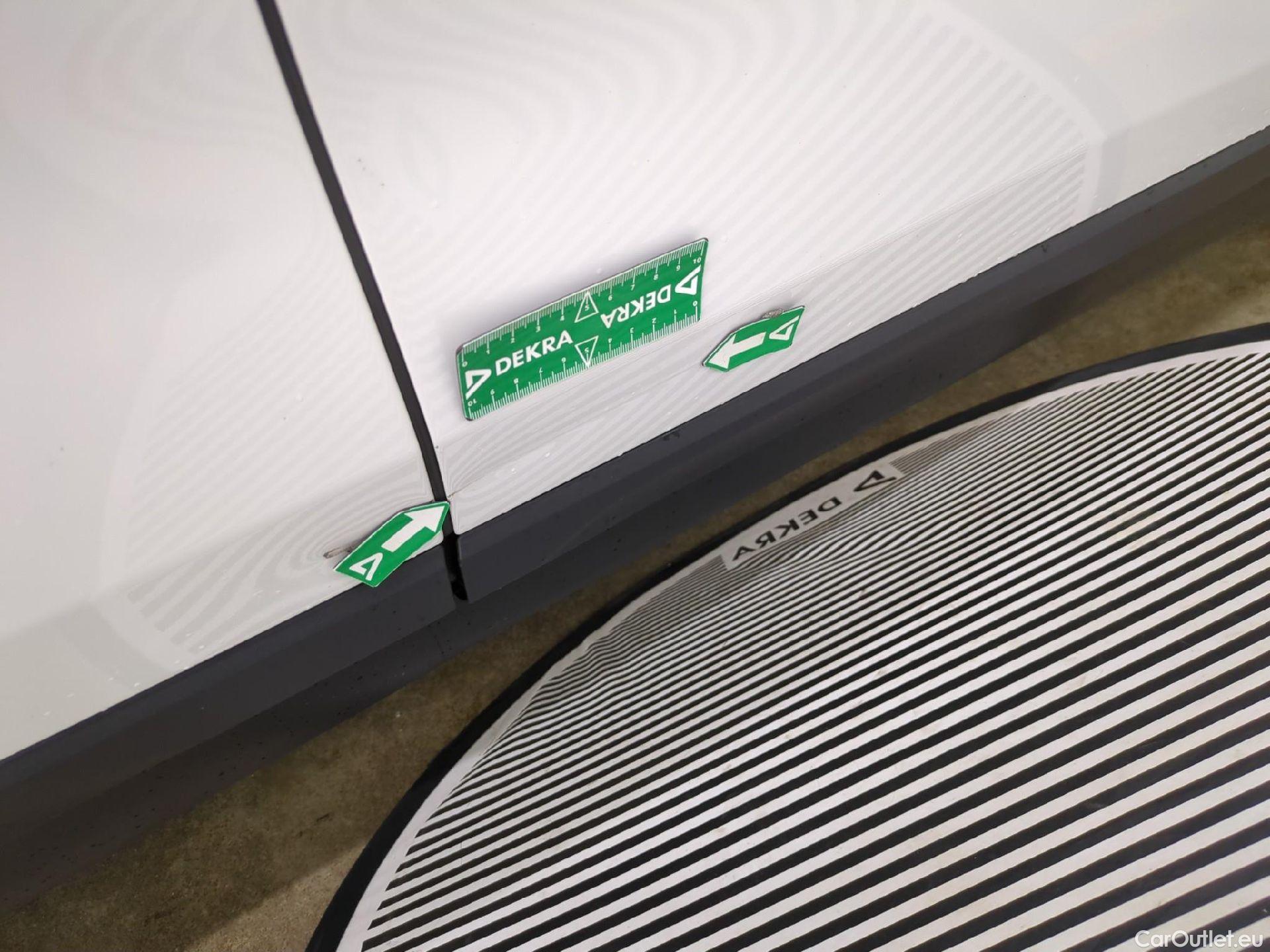  Bmw  X2 Série  sDrive 18i Lounge 1.5 135CV BVA7 E6d #18