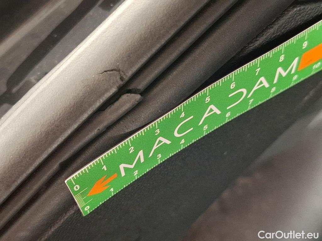  Ford  Kuga FORD  / 2019 / 5P / SUV 2.5 Dur 225 hybrid PHEV Pshift Titanium #44