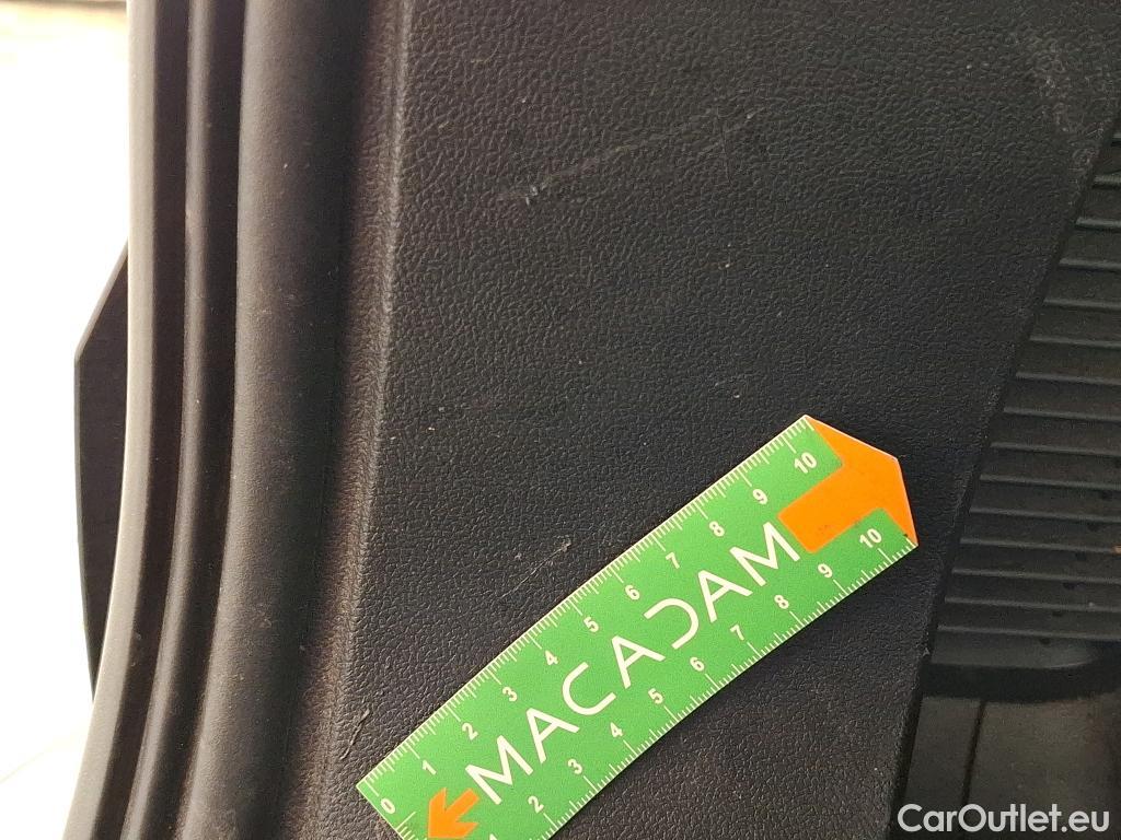  Ford  Kuga FORD  / 2019 / 5P / SUV 2.5 Dur 225 hybrid PHEV Pshift Titanium #71