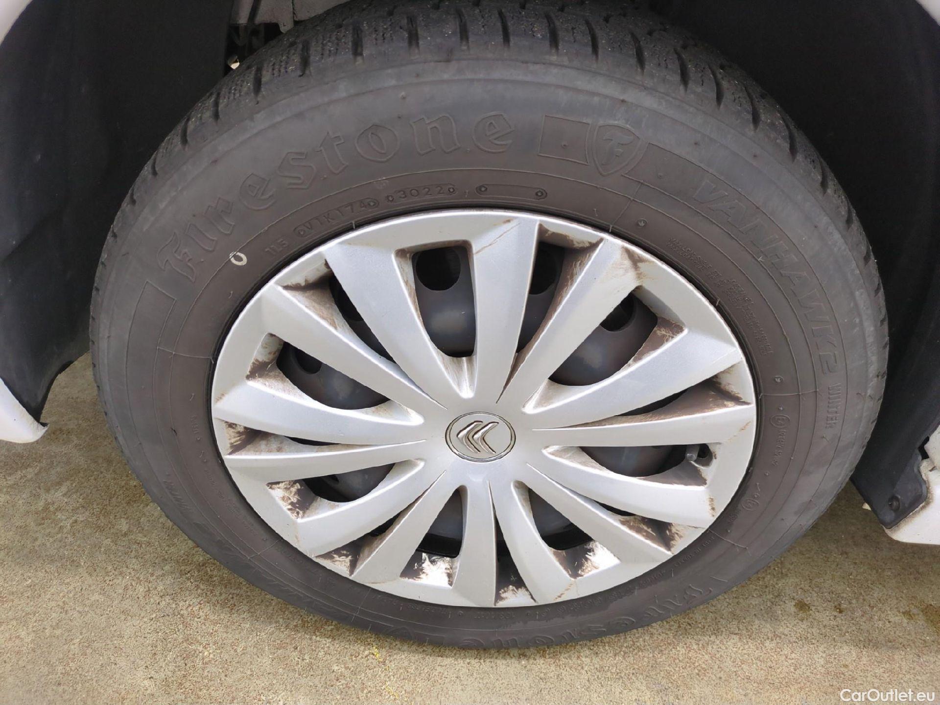  Citroen  Jumpy CITROEN  Multispace 4p Combi L1H1 HDi 125 BVM6 Confort 8/9 places #23