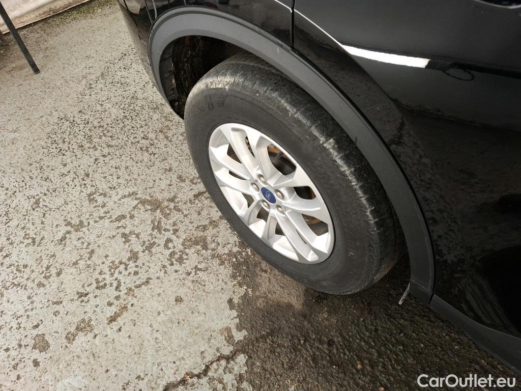  Ford  Kuga FORD  / 2019 / 5P / SUV 2.5 Dur 225 hybrid PHEV Pshift Titanium #32