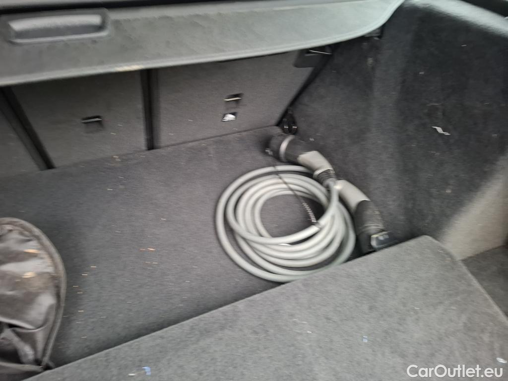  Bmw  Serie 3 BMW Série 3 Touring / 2019 / 5P / Break 320e 204ch Business Design BVA8 Hybride #2