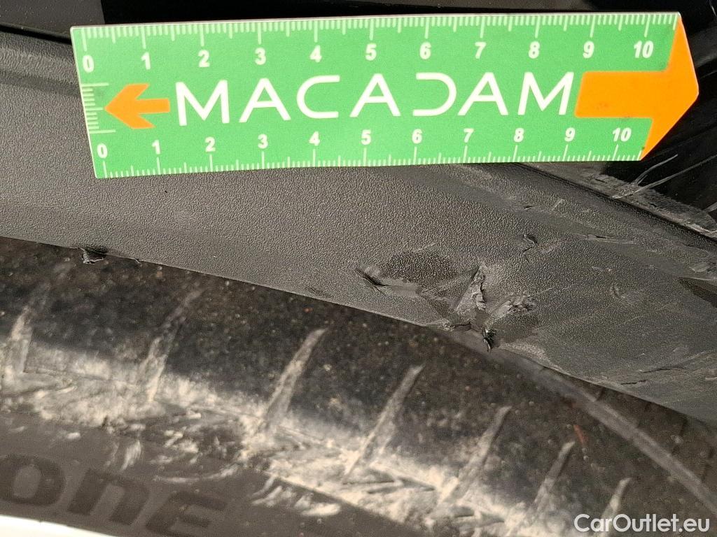  Ford  Kuga FORD  / 2019 / 5P / SUV 2.5 Dur 225 hybrid PHEV Pshift Titanium #94