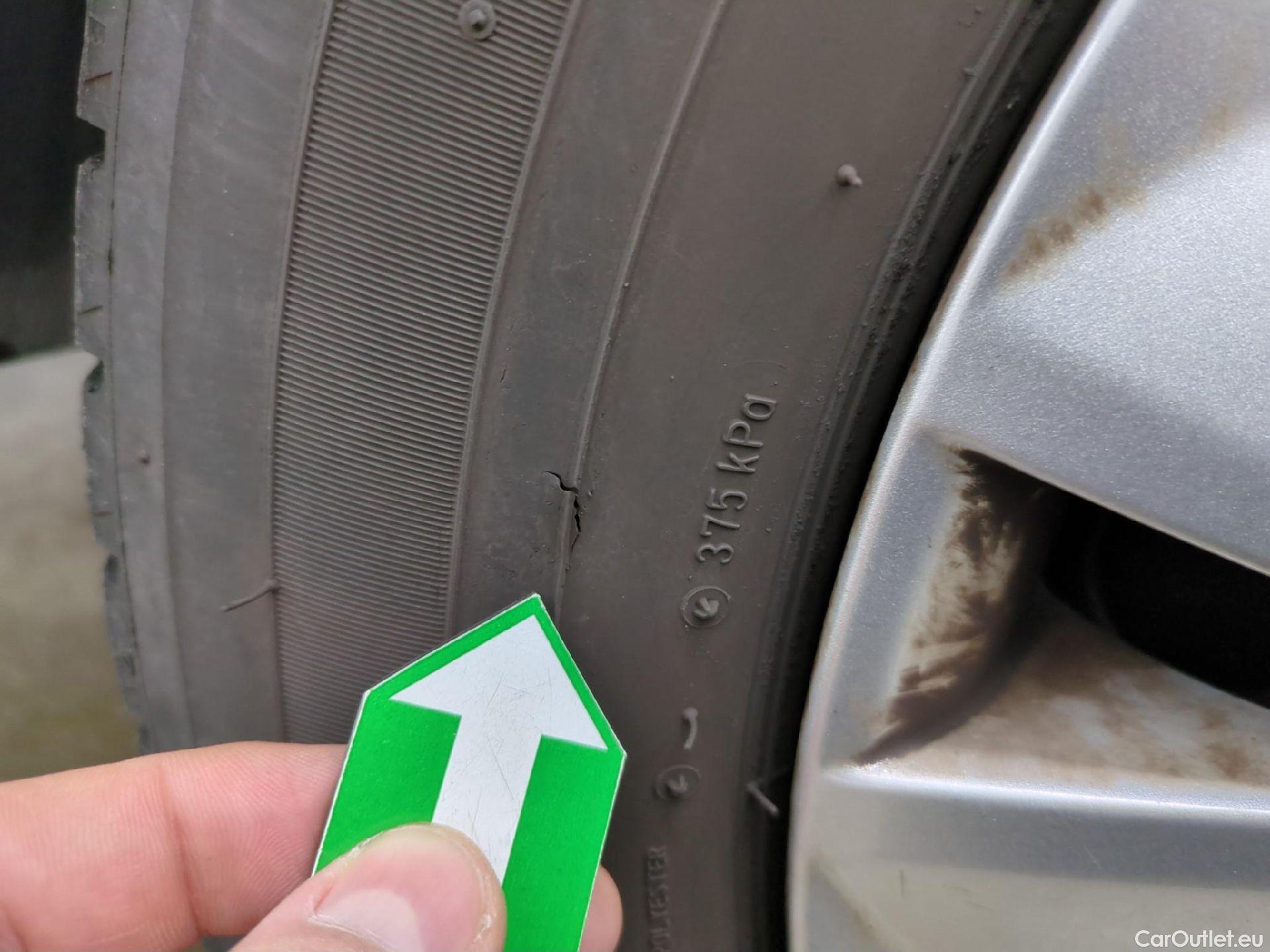  Citroen  Jumpy CITROEN  Multispace 4p Combi L1H1 HDi 125 BVM6 Confort 8/9 places #24