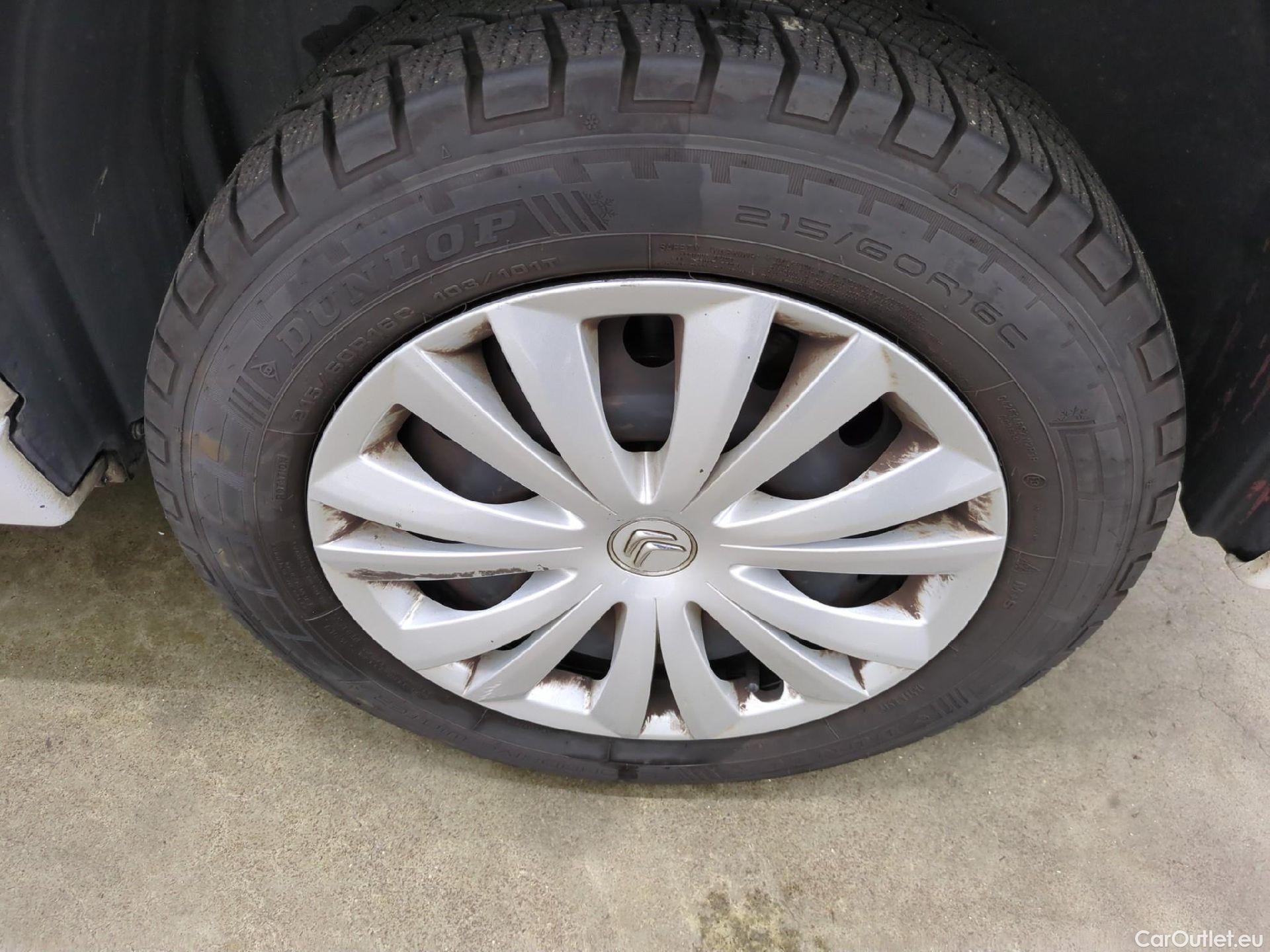  Citroen  Jumpy CITROEN  Multispace 4p Combi L1H1 HDi 125 BVM6 Confort 8/9 places #25