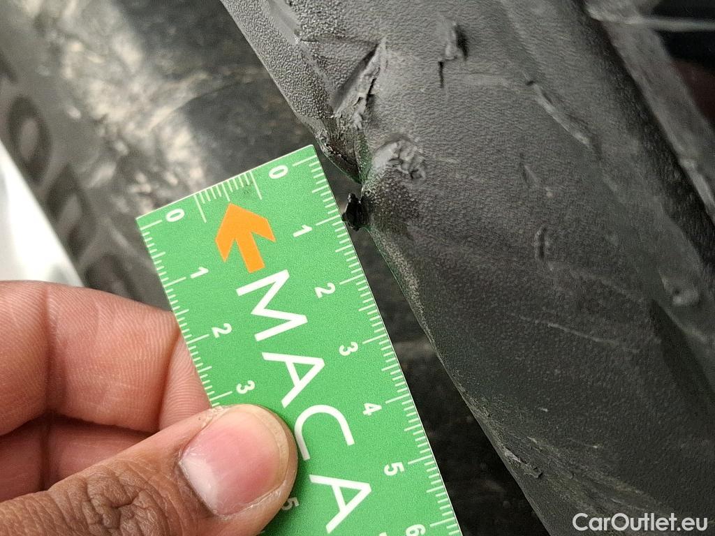  Ford  Kuga FORD  / 2019 / 5P / SUV 2.5 Dur 225 hybrid PHEV Pshift Titanium #95