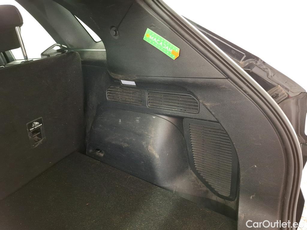  Ford  Kuga FORD  / 2019 / 5P / SUV 2.5 Dur 225 hybrid PHEV Pshift Titanium #58