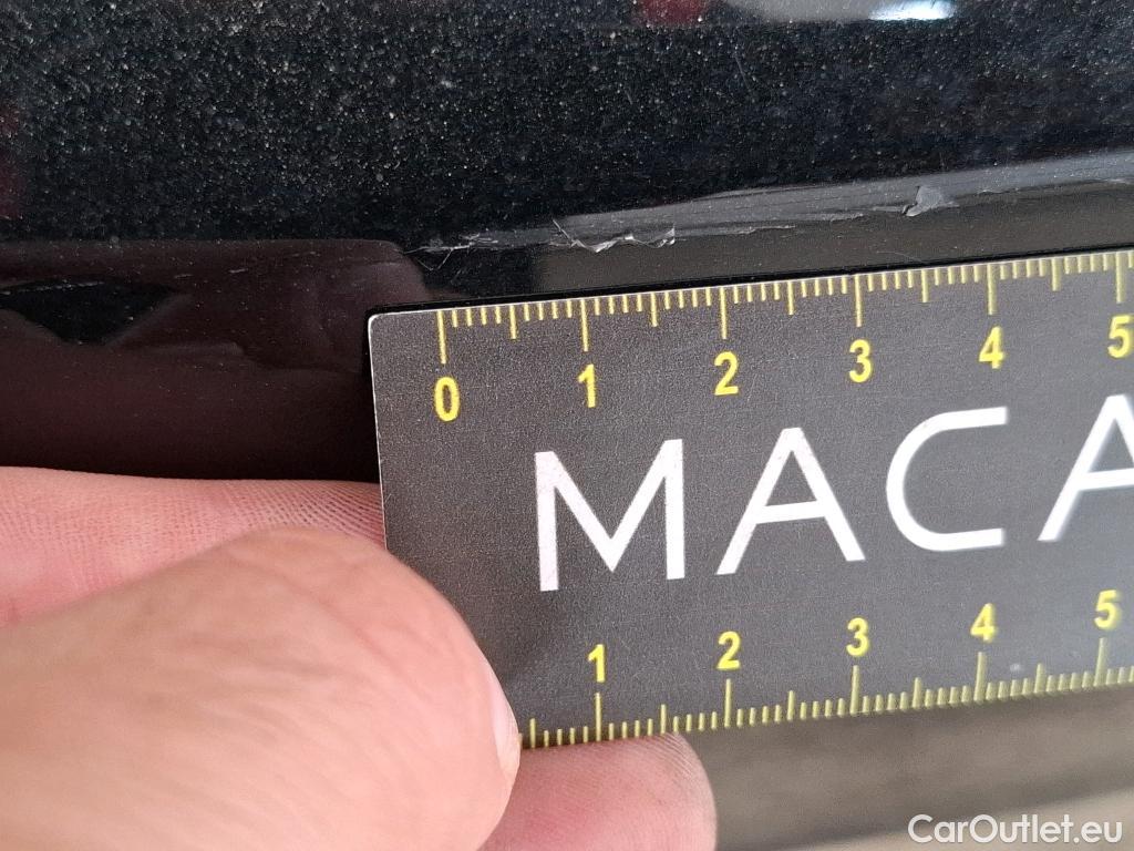  Mercedes  A-Klasse MERCEDES-BENZ Classe A Compact / 2018 / 5P / Berline A 180 AMG Line #33