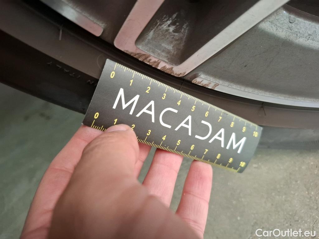  Mercedes  A-Klasse MERCEDES-BENZ Classe A Compact / 2018 / 5P / Berline A 180 AMG Line #23