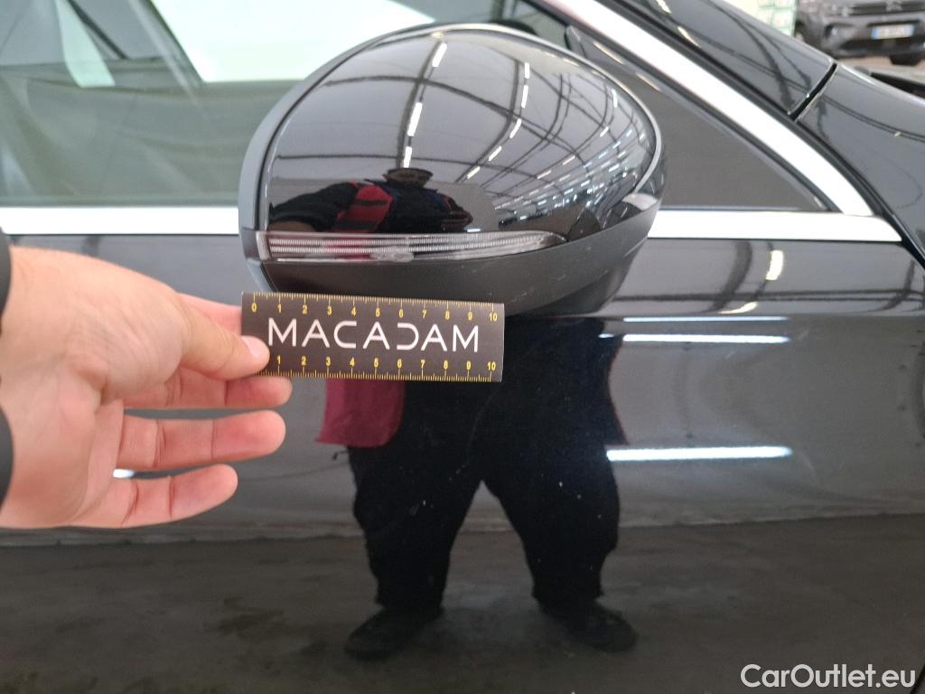  Mercedes  A-Klasse MERCEDES-BENZ Classe A Compact / 2018 / 5P / Berline A 180 AMG Line #29