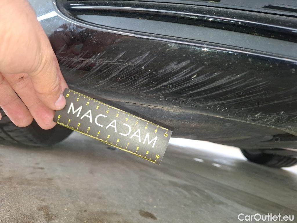  Mercedes  A-Klasse MERCEDES-BENZ Classe A Compact / 2018 / 5P / Berline A 180 AMG Line #17