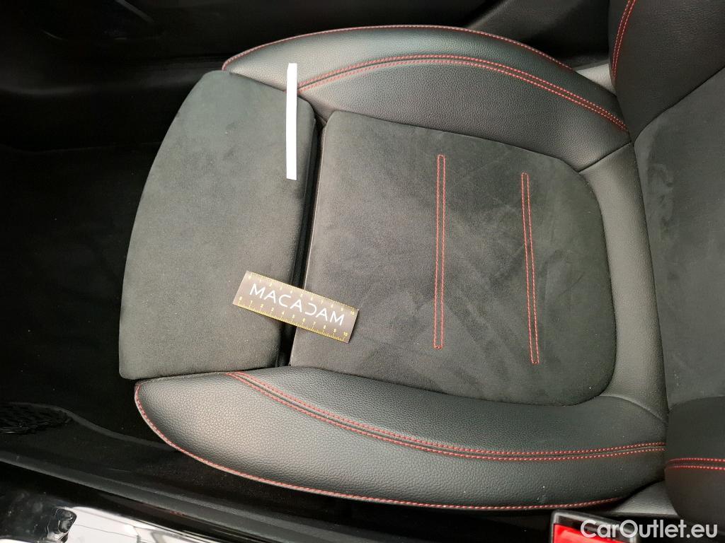  Mercedes  A-Klasse MERCEDES-BENZ Classe A Compact / 2018 / 5P / Berline A 180 AMG Line #27