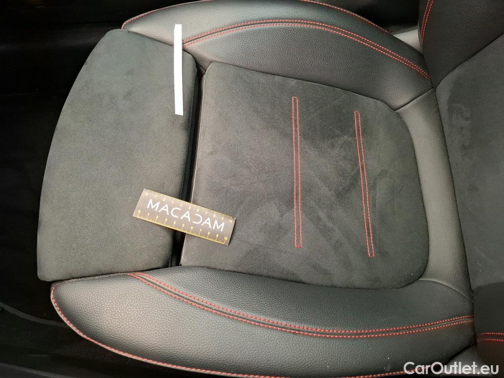  Mercedes  A-Klasse MERCEDES-BENZ Classe A Compact / 2018 / 5P / Berline A 180 AMG Line #28