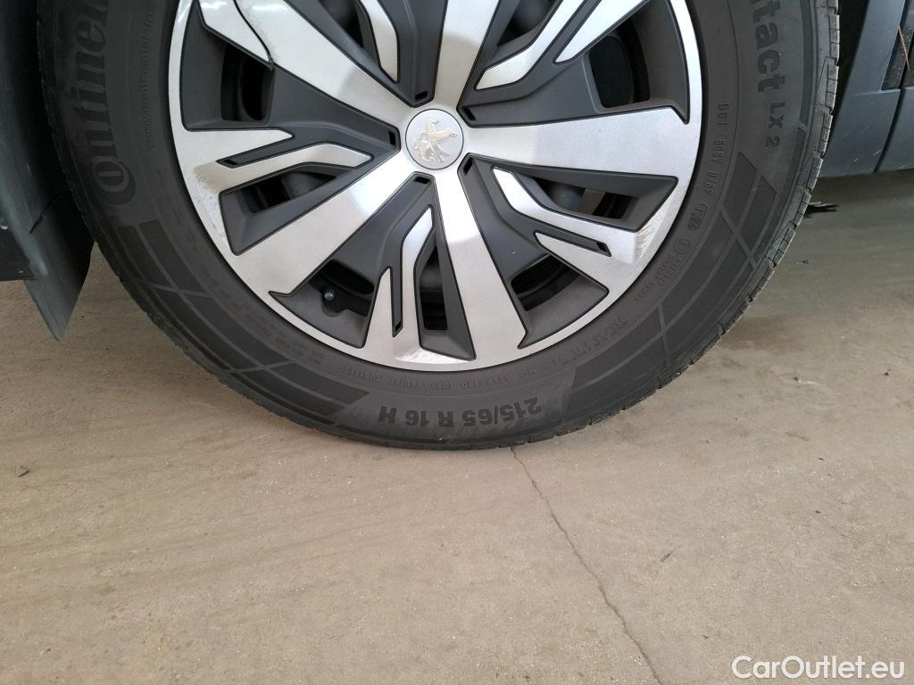  Peugeot  2008  Active Business 1.2 PureTech 100CV BVM6 E6d #33