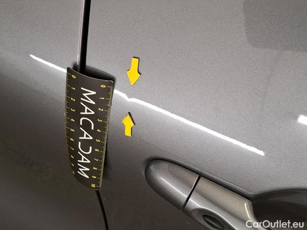  Renault  Captur RENAULT  / 2017 / 5P / Crossover Intens TCe 150 EDC FAP #14