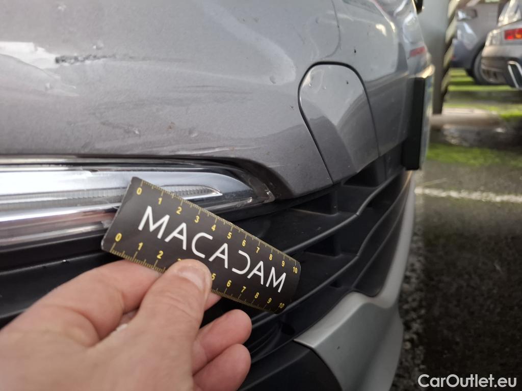  Renault  Captur RENAULT  / 2017 / 5P / Crossover Intens TCe 150 EDC FAP #4