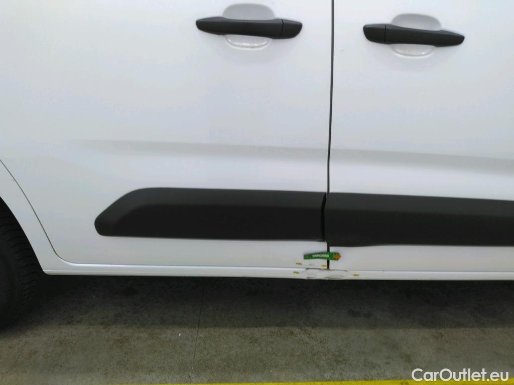  Citroen  Berlingo CITROEN  / 2018 / 4P / Fourgonnette M 1000kg PureTech 110 S&S BVM6 Driver #11