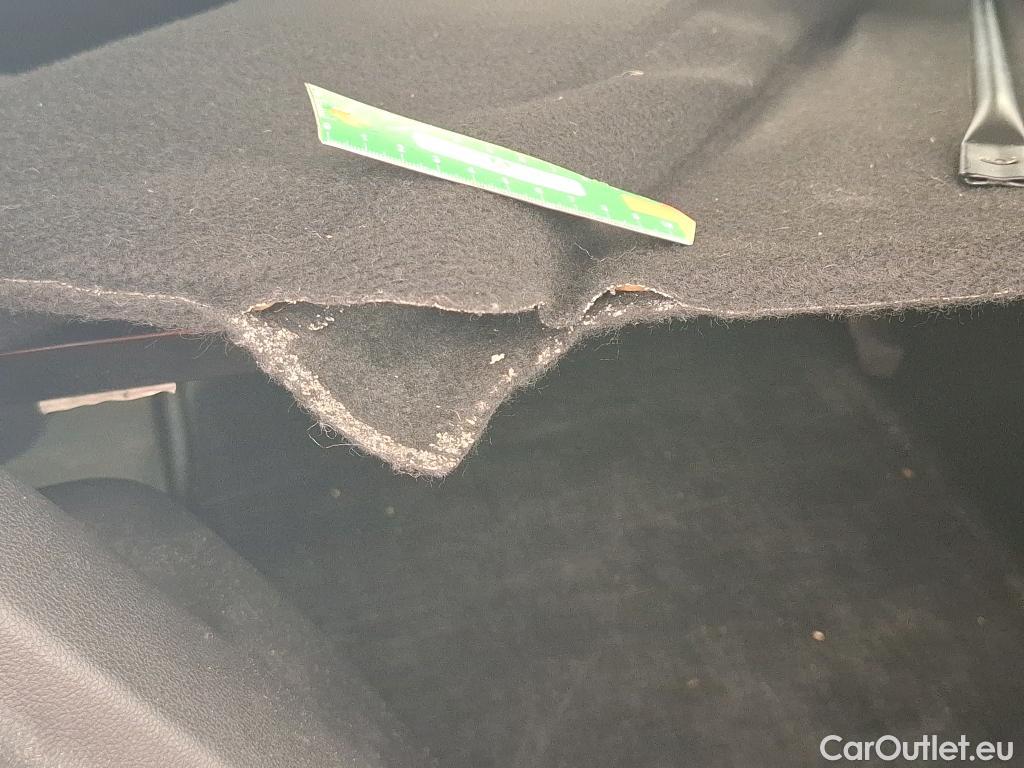  Renault  Megane  IV Berline 5pt. Société Air 1.5 dCi 90CV BVM6 E6 #24