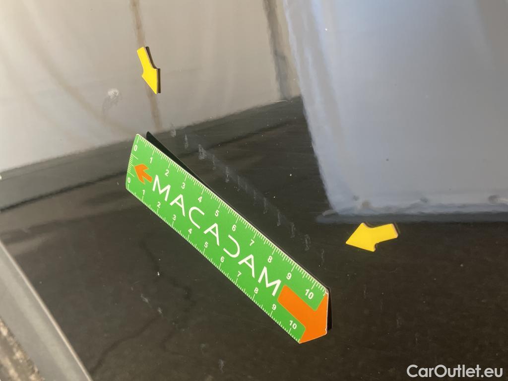  Peugeot  3008 PEUGEOT  / 2020 / 5P / SUV 1.6 HYBRID 225 E-EAT8 Allure Pack #3