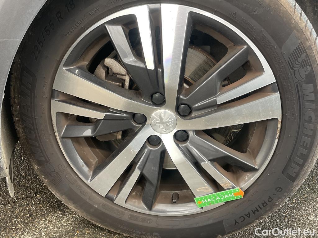  Peugeot  3008 PEUGEOT  / 2020 / 5P / SUV 1.6 HYBRID 225 E-EAT8 Allure Pack #15