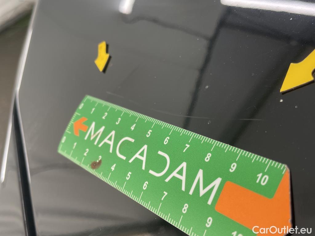  Peugeot  3008 PEUGEOT  / 2020 / 5P / SUV 1.6 HYBRID 225 E-EAT8 Allure Pack #28