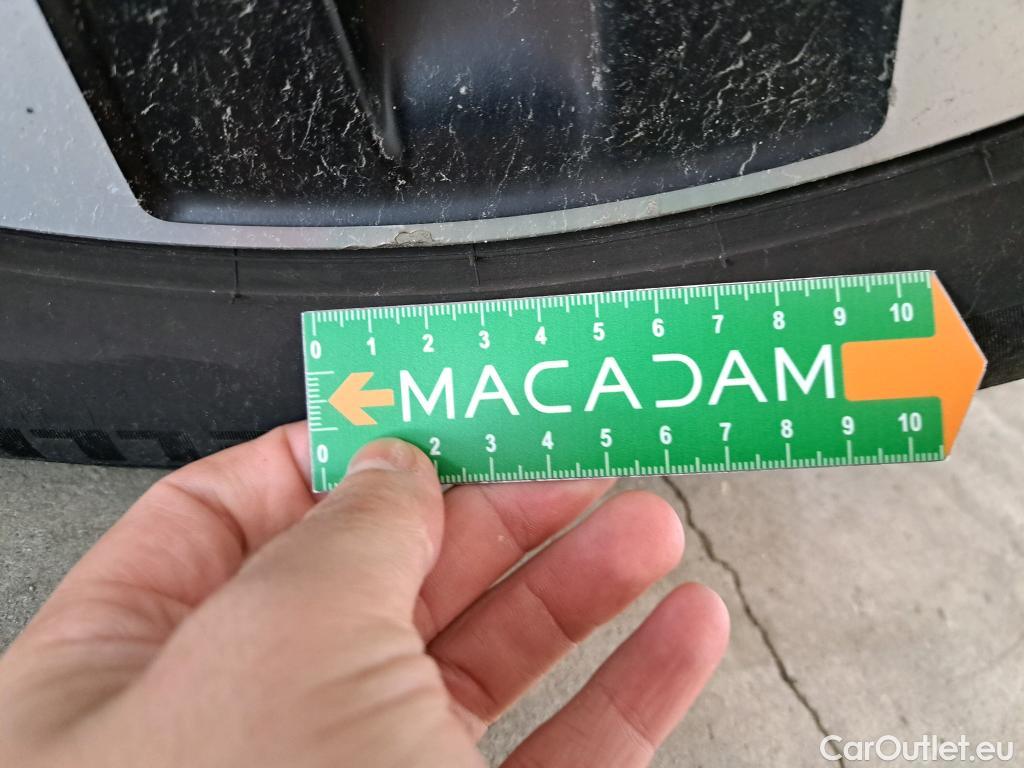  Mercedes  A-Klasse MERCEDES-BENZ Classe A Compact / 2018 / 5P / Berline A 250 e Business Line 8G-DCT #8