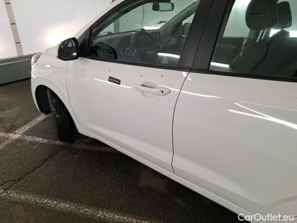  Hyundai  i10  Intuitive 1.0 65CV BVM5 E6dT #1