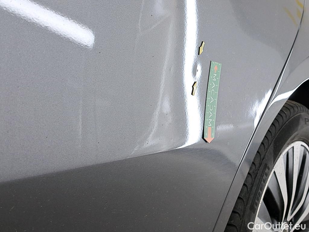  Mercedes  A-Klasse MERCEDES-BENZ Classe A Compact / 2018 / 5P / Berline A 250 e Business Line 8G-DCT #13