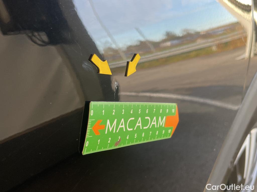  Peugeot  3008 PEUGEOT  / 2020 / 5P / SUV 1.6 HYBRID 225 E-EAT8 Allure Pack #24