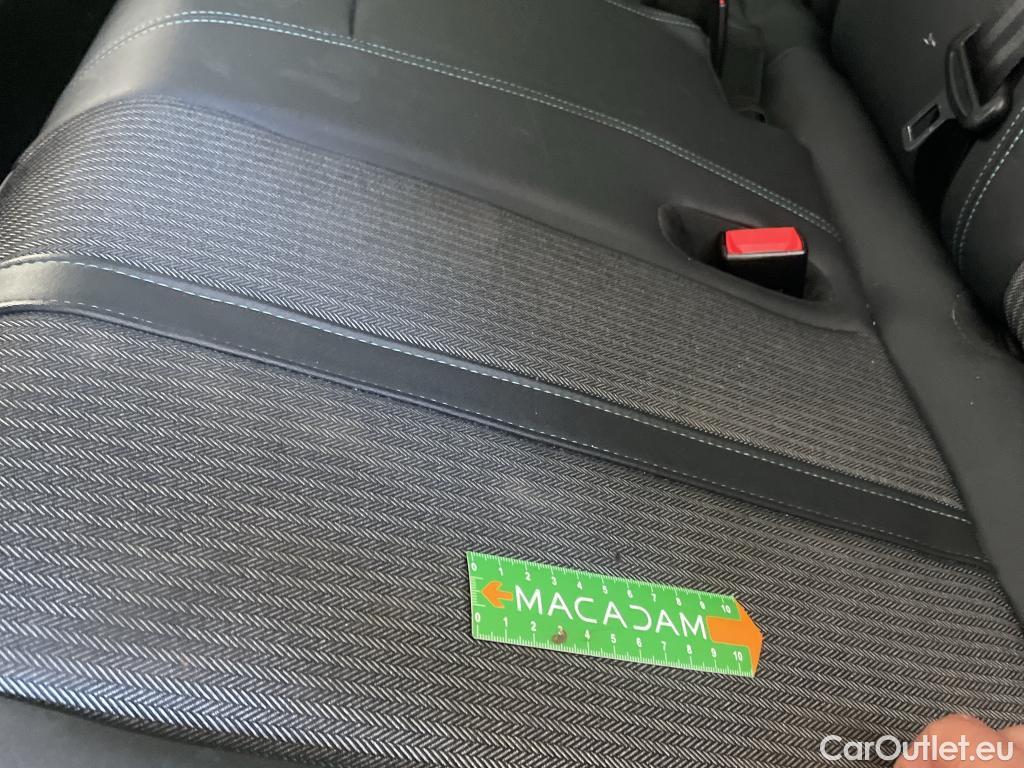  Peugeot  3008 PEUGEOT  / 2020 / 5P / SUV 1.6 HYBRID 225 E-EAT8 Allure Pack #14