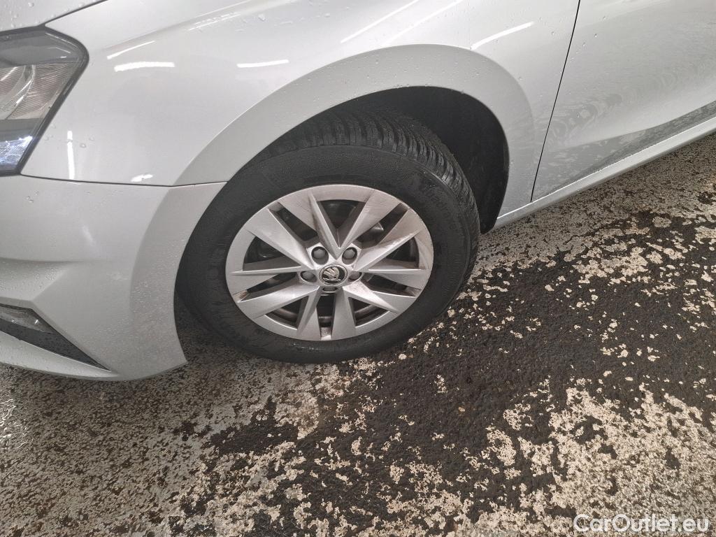  Skoda  Fabia  Ambition 1.0 MPI 80CV BVM5 E6d #5