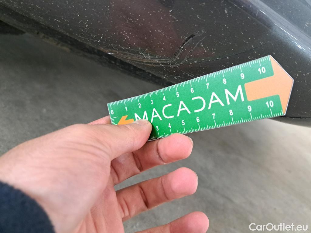  Mercedes  A-Klasse MERCEDES-BENZ Classe A Compact / 2018 / 5P / Berline A 250 e Business Line 8G-DCT #2