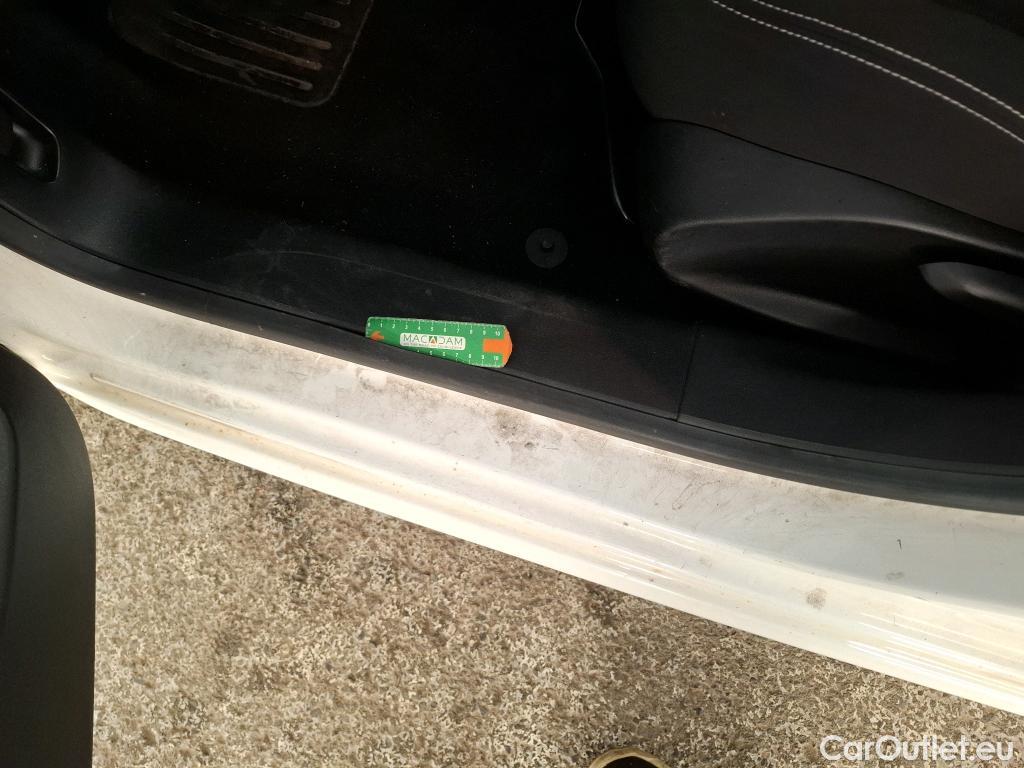  Peugeot  208  Active 1.6 HDi 75CV BVM5 E6 #13