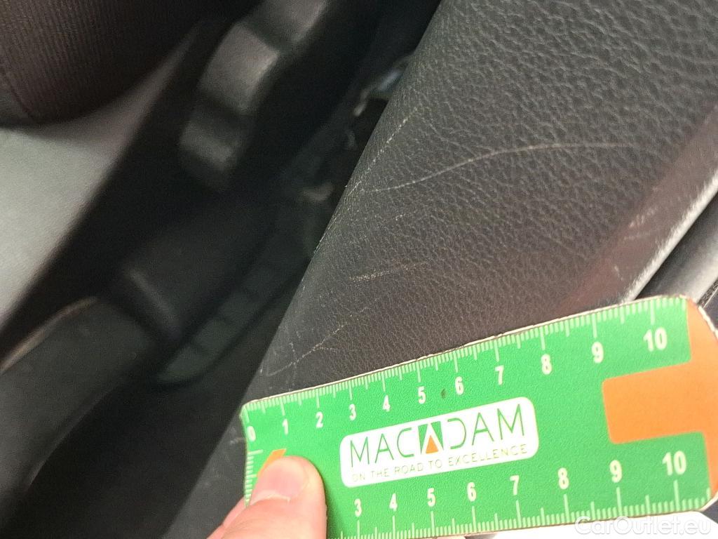  Nissan  Micra NISSAN  / 2016 / 5P / Berline IG-T 100 Business Edition #5