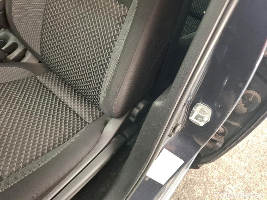  Nissan  Micra NISSAN  / 2016 / 5P / Berline IG-T 100 Business Edition #4