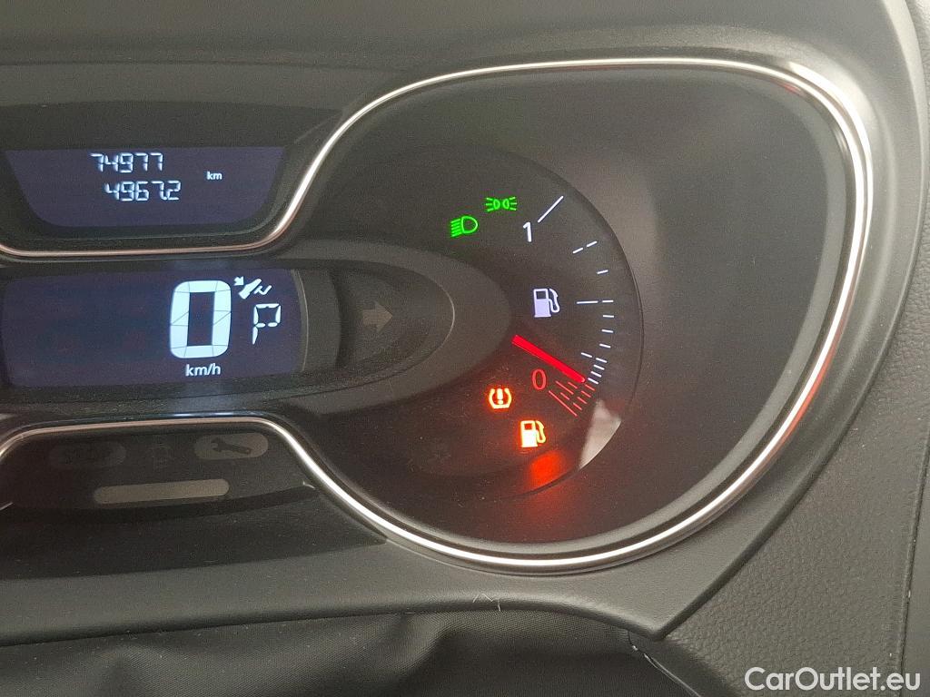  Renault  Captur RENAULT  / 2017 / 5P / Crossover Intens TCe 150 EDC FAP #8