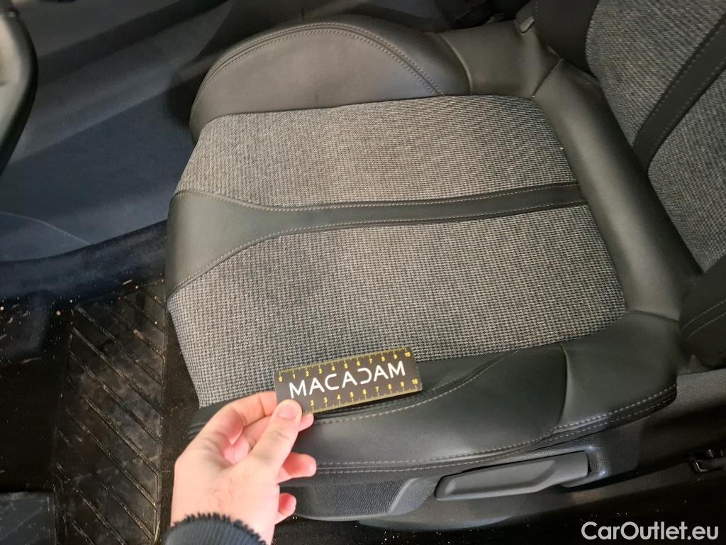  Peugeot  3008  Allure Business 1.2 PureTech 130CV BVA8 E6d #28