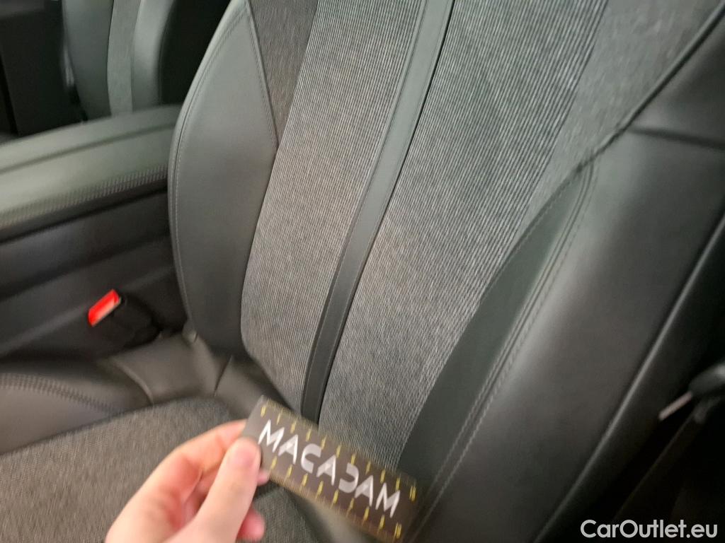  Peugeot  3008  Allure Business 1.2 PureTech 130CV BVA8 E6d #29