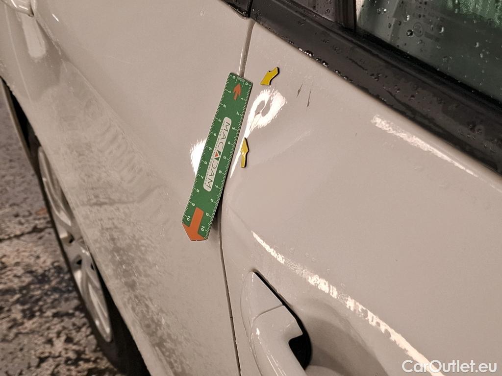  Peugeot  208  Active 1.6 HDi 75CV BVM5 E6 #23