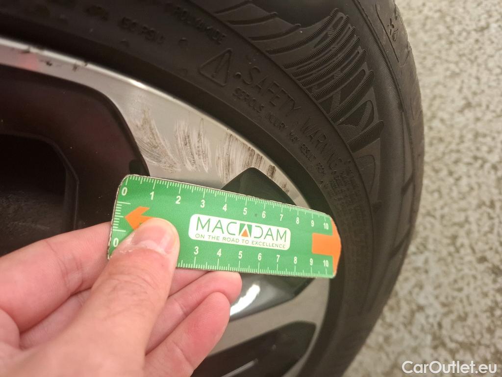  Renault  Captur RENAULT  / 2017 / 5P / Crossover Intens TCe 150 EDC FAP #4