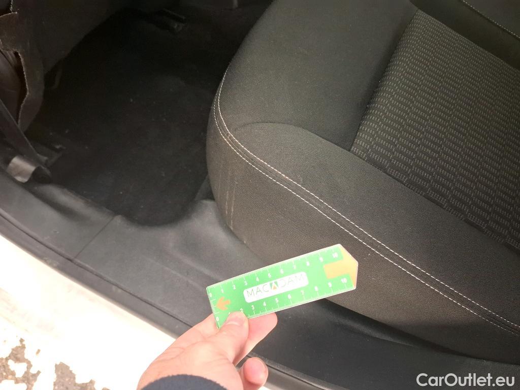  Peugeot  208  Active 1.6 HDi 75CV BVM5 E6 #27