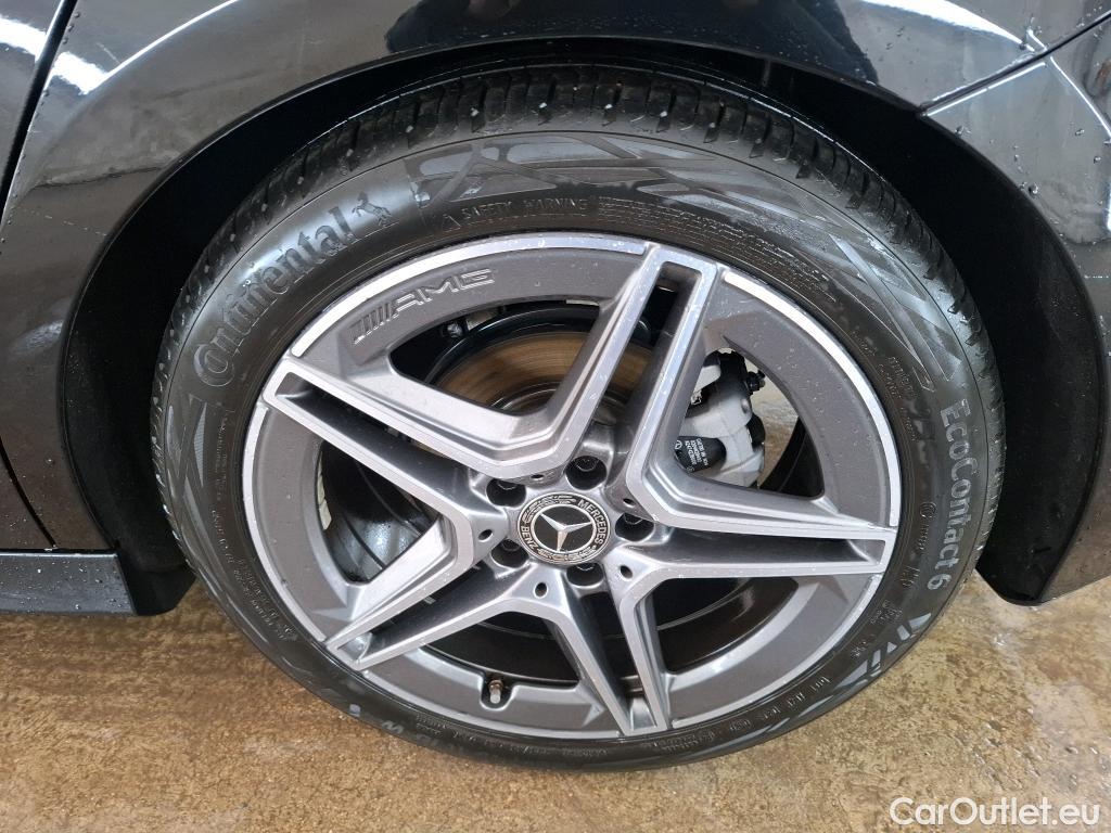  Mercedes  A-Klasse MERCEDES-BENZ Classe A Compact / 2018 / 5P / Berline A 180 AMG Line 7G-DCT #18