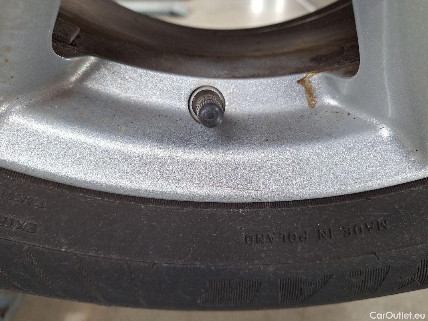  Ford  S-Max Ford,  '15, Ford  2.0 TDCi 110kW S/S Aut. Titanium 5d #13