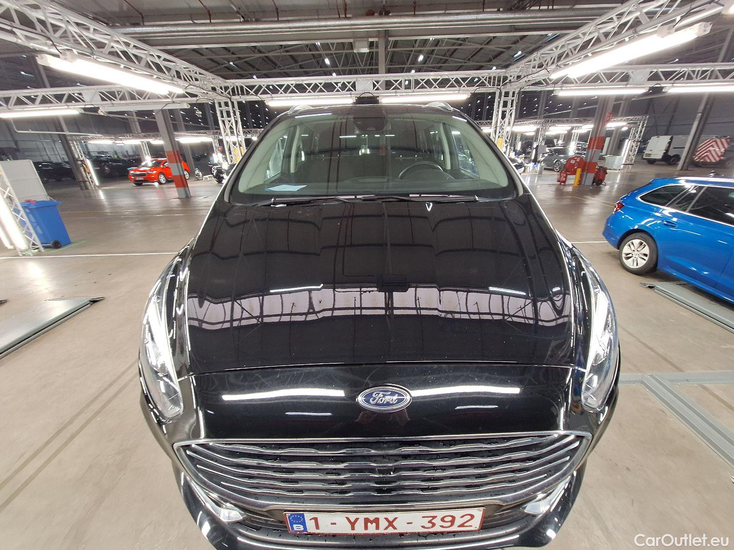  Ford  S-Max Ford,  '15, Ford  2.0 TDCi 110kW S/S Aut. Titanium 5d #27