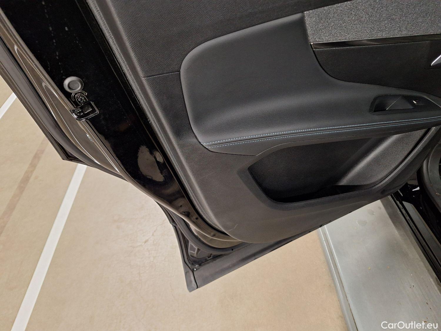  Peugeot  5008 Peugeot,  '16, Peugeot  1.2 PureTech 96kW S&S EAT8 Crossway 7pl #47